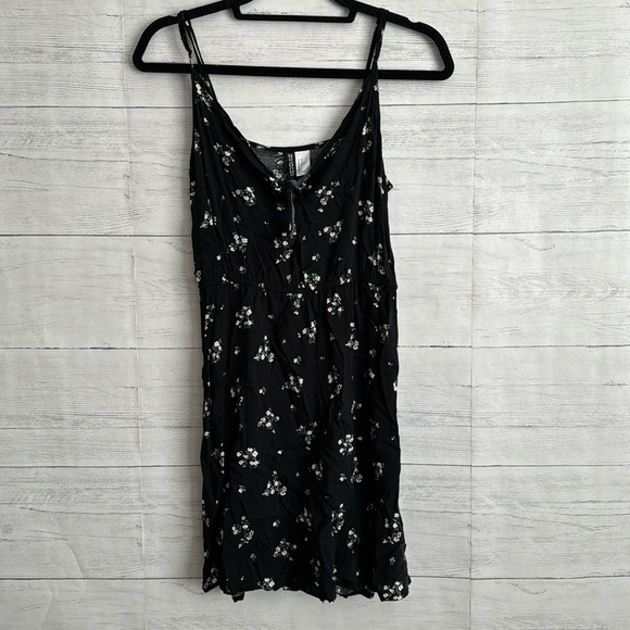 H & M Floral Cut Out Hole Dress | SIZE 8 - Picture 1 of 8
